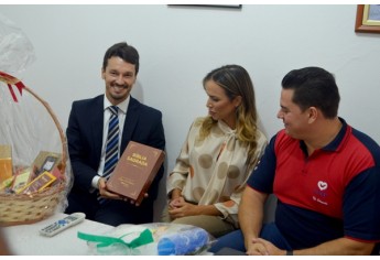 Bispo Eduardo Guilherme, que coordena o Universal nos Presídios, foi recebido no PAI Nosso Lar, em Adamantina (Foto: Siga Mais).