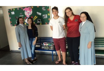 Duas entidades assistenciais foram beneficiadas com a ação social realizada pelos estudantes (Foto: Da Assessoria).