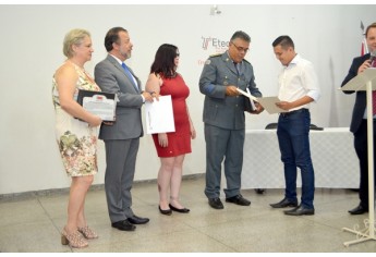 Solenidade do Poder Judiciário homenageia autoridades em Adamantina, na passagem do Dia do Patrono do Fórum local (Foto: Maikon Moraes/Siga Mais).