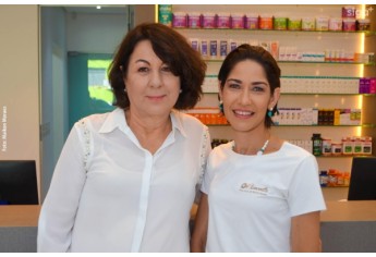 Nesta segunda-feira (12) foi reinaugurada a Pharmacia Chamomilla. A nova fase marca seus 35 anos em Adamantina, agora em novo espaço, no mesmo endereço (Foto: Maikon Moraes).