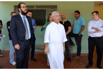 Frei Francisco, da Associação e Fraternidade São Francisco de Assis na Providência de Deus, é recebido em Adamantina (Foto: Maikon Moraes/Siga Mais).