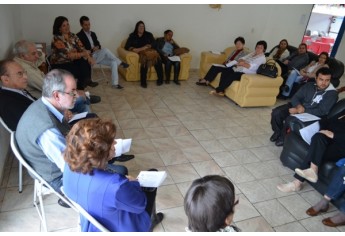 Entidades ligadas aos profissionais da educação cobram medidas do governo estadual (Foto: Acácio Rocha).
