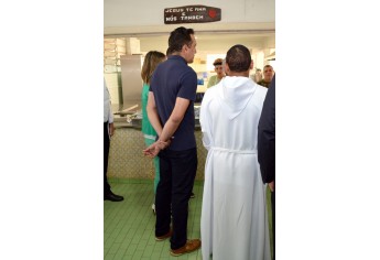 Frei Francisco, da Associação e Fraternidade São Francisco de Assis na Providência de Deus, é recebido em Adamantina (Foto: Maikon Moraes/Siga Mais).