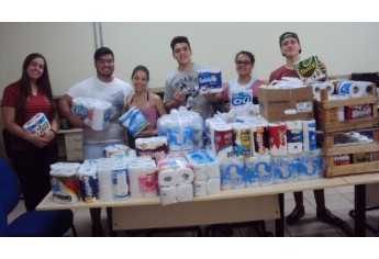 Estudantes arrecadam e doam produtos de limpeza para entidades assistenciais de Osvaldo Cruz (Foto: Cedida).