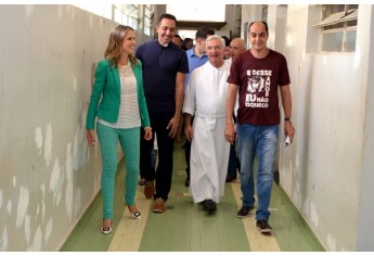 Frei Francisco, da Associação e Fraternidade São Francisco de Assis na Providência de Deus, é recebido em Adamantina (Foto: Maikon Moraes/Siga Mais).