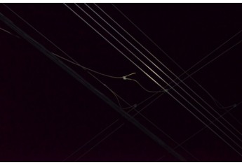 Parte da rede de alta tensão onde houve o rompimento do cabo (Foto: Acácio Rocha).