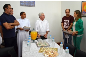 Frei Francisco, da Associação e Fraternidade São Francisco de Assis na Providência de Deus, é recebido em Adamantina (Foto: Maikon Moraes/Siga Mais).