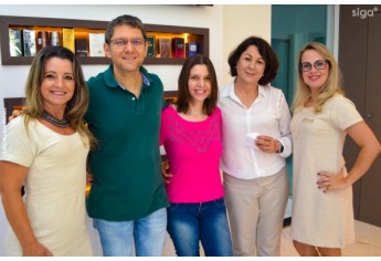 Nesta segunda-feira (12) foi reinaugurada a Pharmacia Chamomilla. A nova fase marca seus 35 anos em Adamantina, agora em novo espaço, no mesmo endereço (Foto: Maikon Moraes).