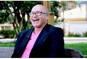 Tupã recebe exibição do documentário Flores Secas