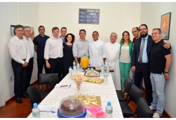 Frei Francisco, da Associação e Fraternidade São Francisco de Assis na Providência de Deus, é recebido em Adamantina (Foto: Maikon Moraes/Siga Mais).