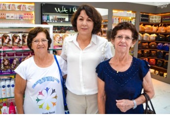 Nesta segunda-feira (12) foi reinaugurada a Pharmacia Chamomilla. A nova fase marca seus 35 anos em Adamantina, agora em novo espaço, no mesmo endereço (Foto: Maikon Moraes).