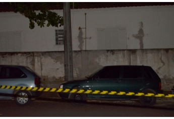 Cabo atingiu carro estacionado na Alameda Padre Anchieta, esquina com a Rua Hermenegildo Romanini (Foto: Acácio Rocha).