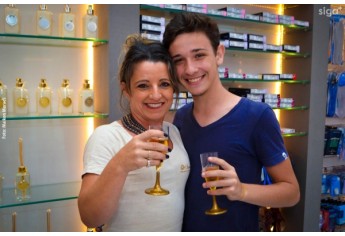 Nesta segunda-feira (12) foi reinaugurada a Pharmacia Chamomilla. A nova fase marca seus 35 anos em Adamantina, agora em novo espaço, no mesmo endereço (Foto: Maikon Moraes).