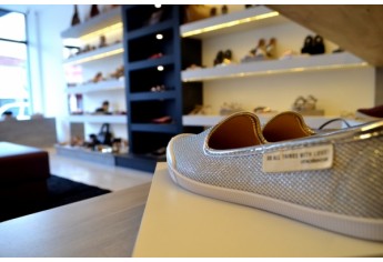 Loja A Baronesa Calçados, de Lucélia, apresenta novo conceito e surpreende consumidores (Foto: Siga Mais).