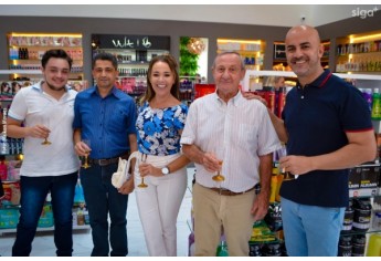 Nesta segunda-feira (12) foi reinaugurada a Pharmacia Chamomilla. A nova fase marca seus 35 anos em Adamantina, agora em novo espaço, no mesmo endereço (Foto: Maikon Moraes).