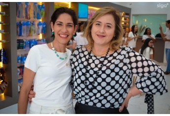 Nesta segunda-feira (12) foi reinaugurada a Pharmacia Chamomilla. A nova fase marca seus 35 anos em Adamantina, agora em novo espaço, no mesmo endereço (Foto: Maikon Moraes).