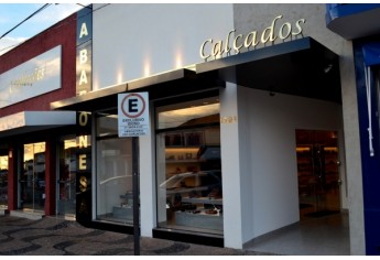 Loja A Baronesa Calçados, de Lucélia, apresenta novo conceito e surpreende consumidores (Foto: Siga Mais).