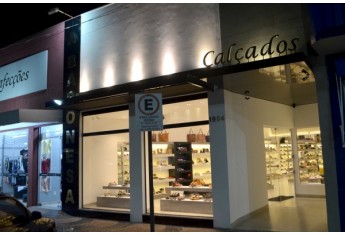 Loja A Baronesa Calçados, de Lucélia, apresenta novo conceito e surpreende consumidores (Foto: Siga Mais).