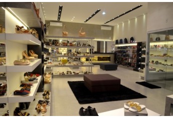 Loja A Baronesa Calçados, de Lucélia, apresenta novo conceito e surpreende consumidores (Foto: Siga Mais).