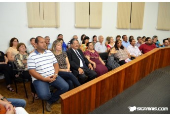 Em cerimônia marcada pela emoção, Passarinho recebe título de Cidadão Adamantinense