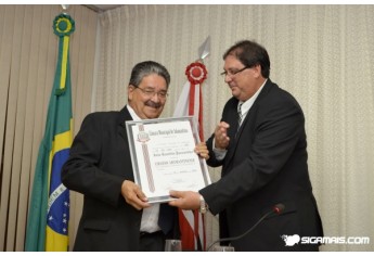 Em cerimônia marcada pela emoção, Passarinho recebe título de Cidadão Adamantinense