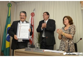 Em cerimônia marcada pela emoção, Passarinho recebe título de Cidadão Adamantinense