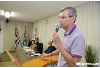 Em cerimônia marcada pela emoção, Passarinho recebe título de Cidadão Adamantinense