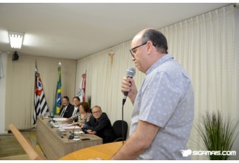 Em cerimônia marcada pela emoção, Passarinho recebe título de Cidadão Adamantinense