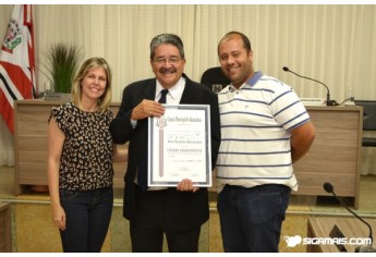 Em cerimônia marcada pela emoção, Passarinho recebe título de Cidadão Adamantinense