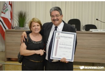 Em cerimônia marcada pela emoção, Passarinho recebe título de Cidadão Adamantinense