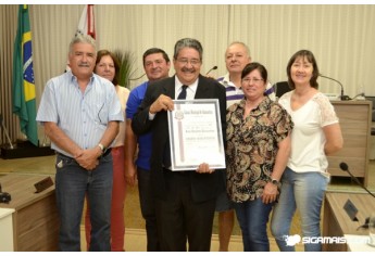 Em cerimônia marcada pela emoção, Passarinho recebe título de Cidadão Adamantinense