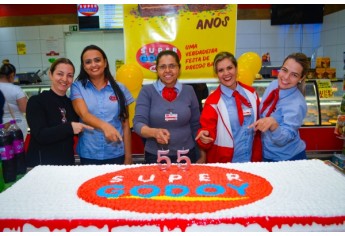 Comemorações dos 55 anos do Supermercado Godoy (Foto: Maikon Moraes/Siga Mais).