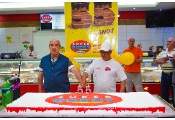 Comemorações dos 55 anos do Supermercado Godoy (Foto: Maikon Moraes/Siga Mais).