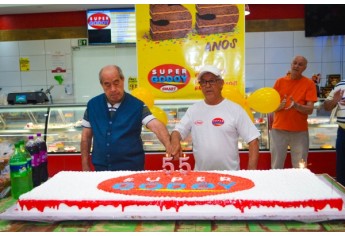 Comemorações dos 55 anos do Supermercado Godoy (Foto: Maikon Moraes/Siga Mais).