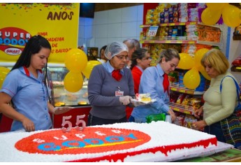 Comemorações dos 55 anos do Supermercado Godoy (Foto: Maikon Moraes/Siga Mais).