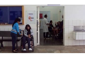 Clínica de Fisioterapia da FAI atende população regional, em Adamantina (Foto: Sérgio Barbosa/Cedida).