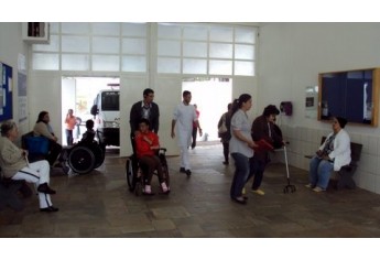 Clínica de Fisioterapia da FAI atende população regional, em Adamantina (Foto: Sérgio Barbosa/Cedida).