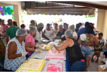 Festa para crianças é realizada há 30 anos, por iniciativa e liderança da administradora Vera Lúcia de Assunção (Foto: Maikon Moraes/Siga Mais).