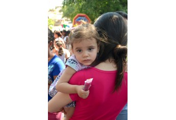 Festa para crianças é realizada há 30 anos, por iniciativa e liderança da administradora Vera Lúcia de Assunção (Foto: Maikon Moraes/Siga Mais).