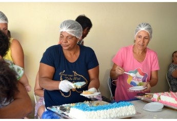 Festa para crianças é realizada há 30 anos, por iniciativa e liderança da administradora Vera Lúcia de Assunção (Foto: Maikon Moraes/Siga Mais).