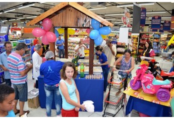 Confraternização movimentou manhã deste sábado no Supermercado Godoy (Foto: Maikon Moraes/Siga Mais).