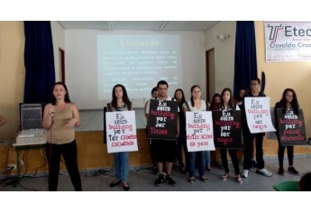 Ações realizadas pelos estudantes da Etec Amim Jundi marcaram o dia mundial de combate ao bullying (Foto: Cedida).