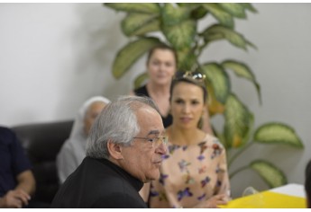 Dom Giovanni d?Aniello em visita ao PAI Nosso Lar, sendo recepcionado pela juíza Ruth Duarte Menegatti (Foto: Milton Ura/Rede de Comunicação No Meio de Nós).