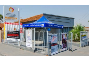 Instituto de Especialidades Veterinárias e parceiros realizam ações de conscientização e prevenção contra leishmaniose, em Adamantina (Foto: Fernando Sato/Coruja Comunicação).