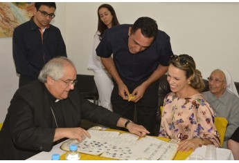 Dom Giovanni d?Aniello, padre Rui Rodrigues Silva e a juíza Ruth Duarte Menegatti (Foto: Milton Ura/Rede de Comunicação No Meio de Nós).