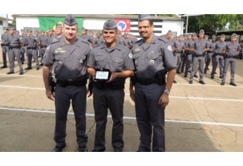 Escola de Soldados realiza solenidade de 1º Uso de Uniforme e Passagem do Módulo (Foto: Cedida).