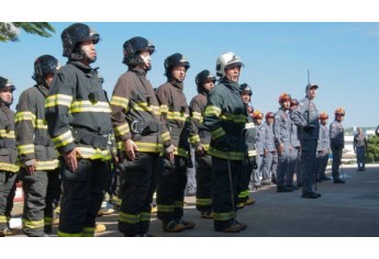 Efetivo do 14º Grupamento em forma durante solenidade (Foto: Cedida).
