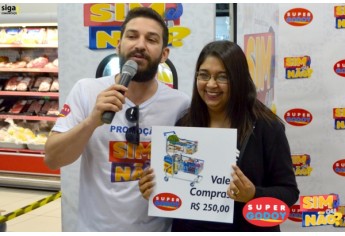 Godoy entrega moto e mais de 70 prêmios na cabine do Sim ou Não