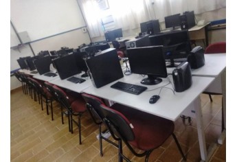 Sala de informática da Emef Teruyo Kikuta ganhou 17 novos computadores (Da Assessoria).