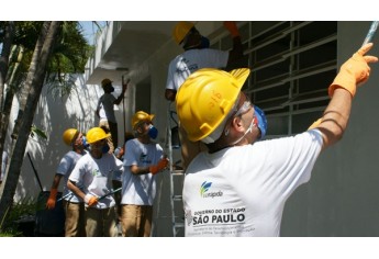 Reeducandos do semiaberto de Pacaembu, atuam com melhorias no PAI Nosso Lar  (Foto: Cedida/SAP).
